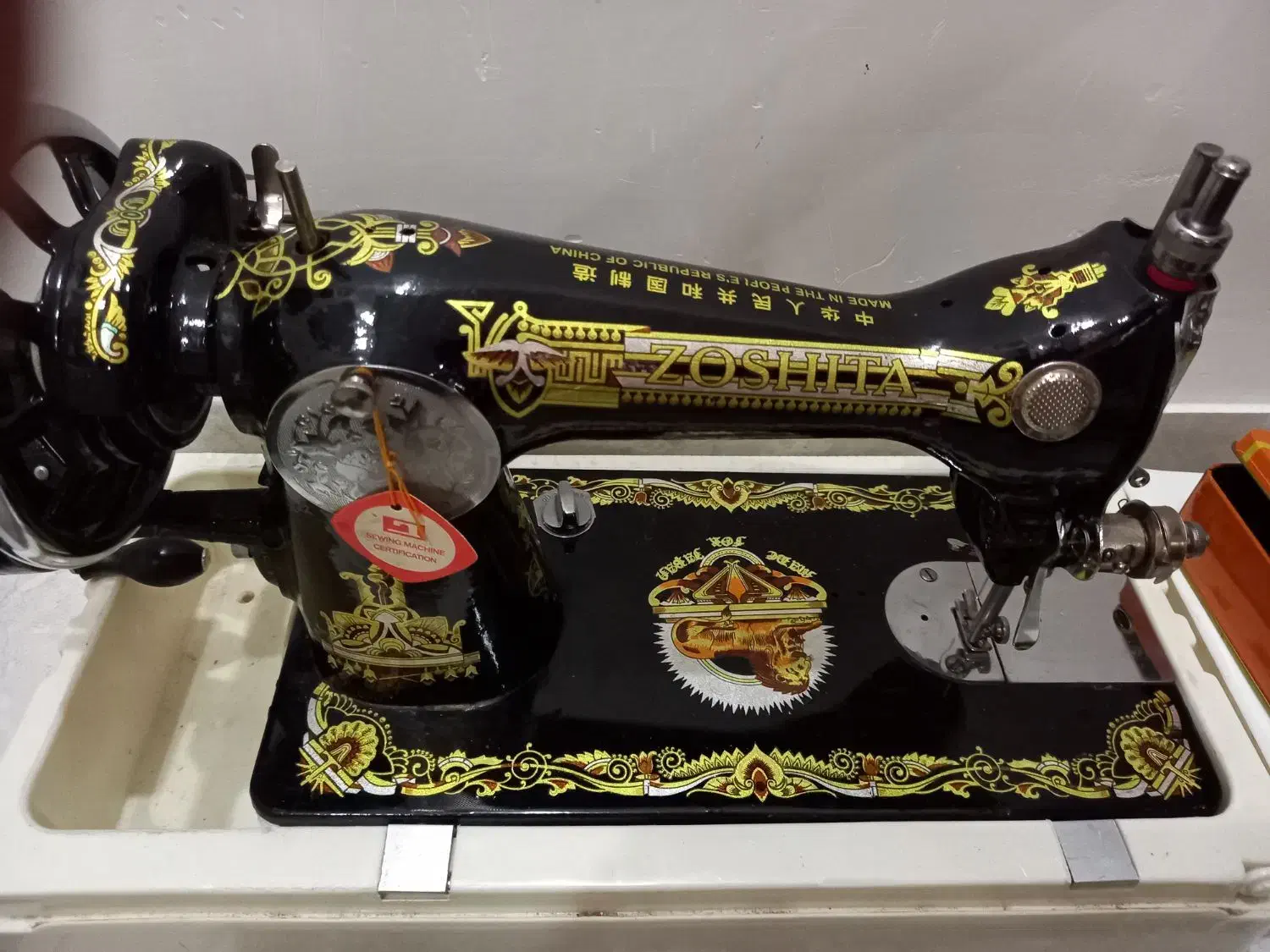 چرخ خیاطی دستی معمولی شیر نشان|چرخ خیاطی و ریسندگی|رشت, رشتیان|دیوار