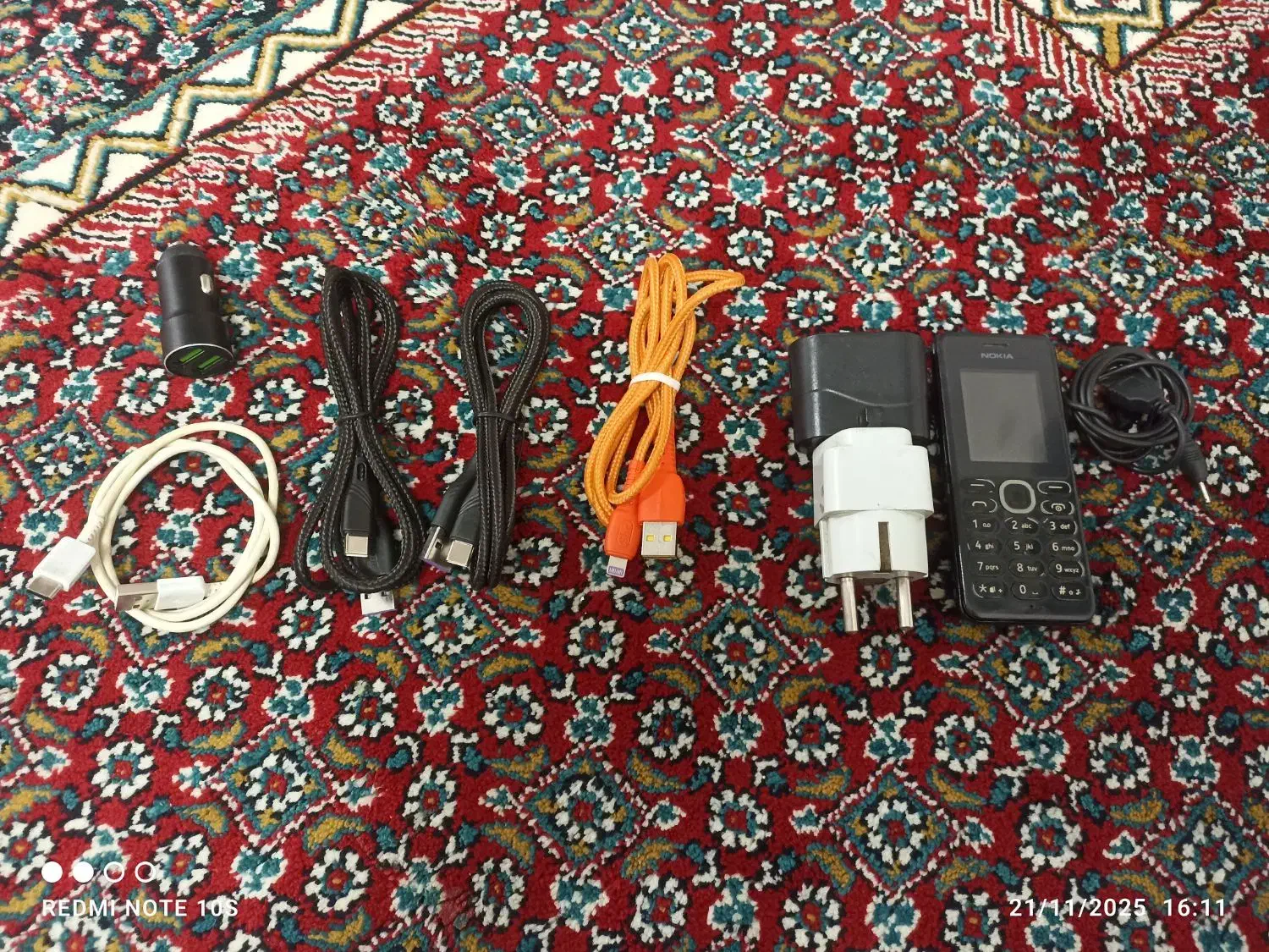 تعدادی وسایل موبایل|لوازم جانبی موبایل و تبلت|بروجرد, |دیوار