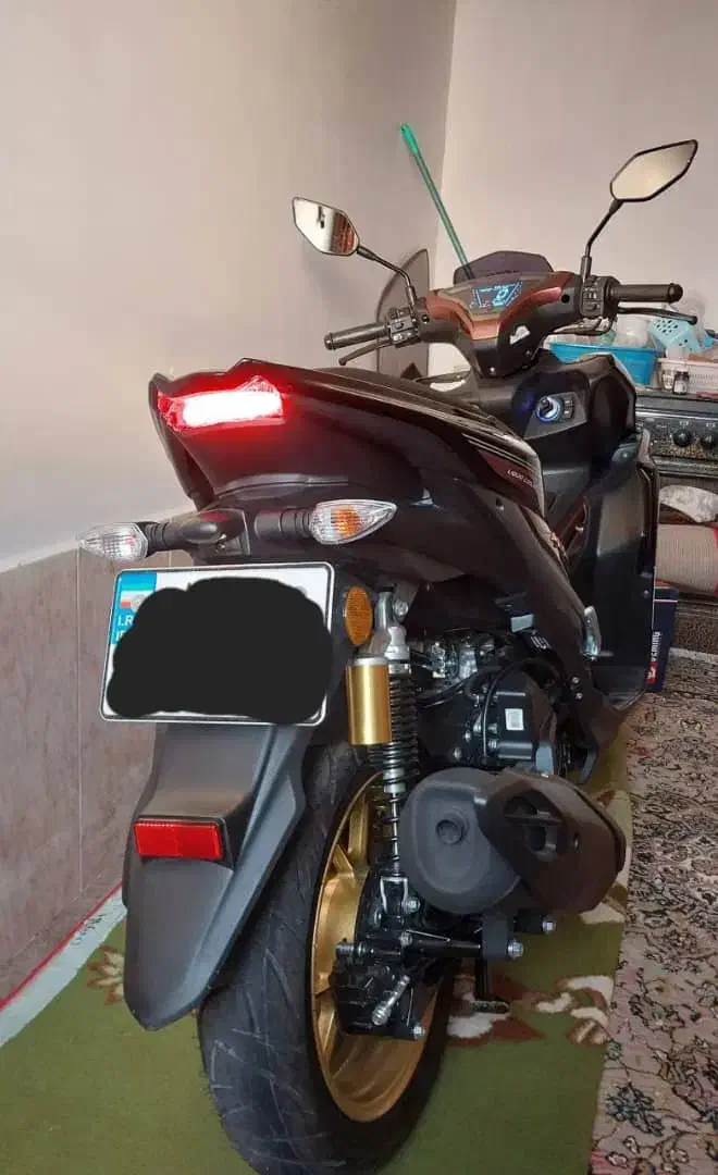 اشیل مدل ۴۰۳ با کارکرد ۱۰۰۰ تا سند سفید|موتورسیکلت|جهرم, |دیوار