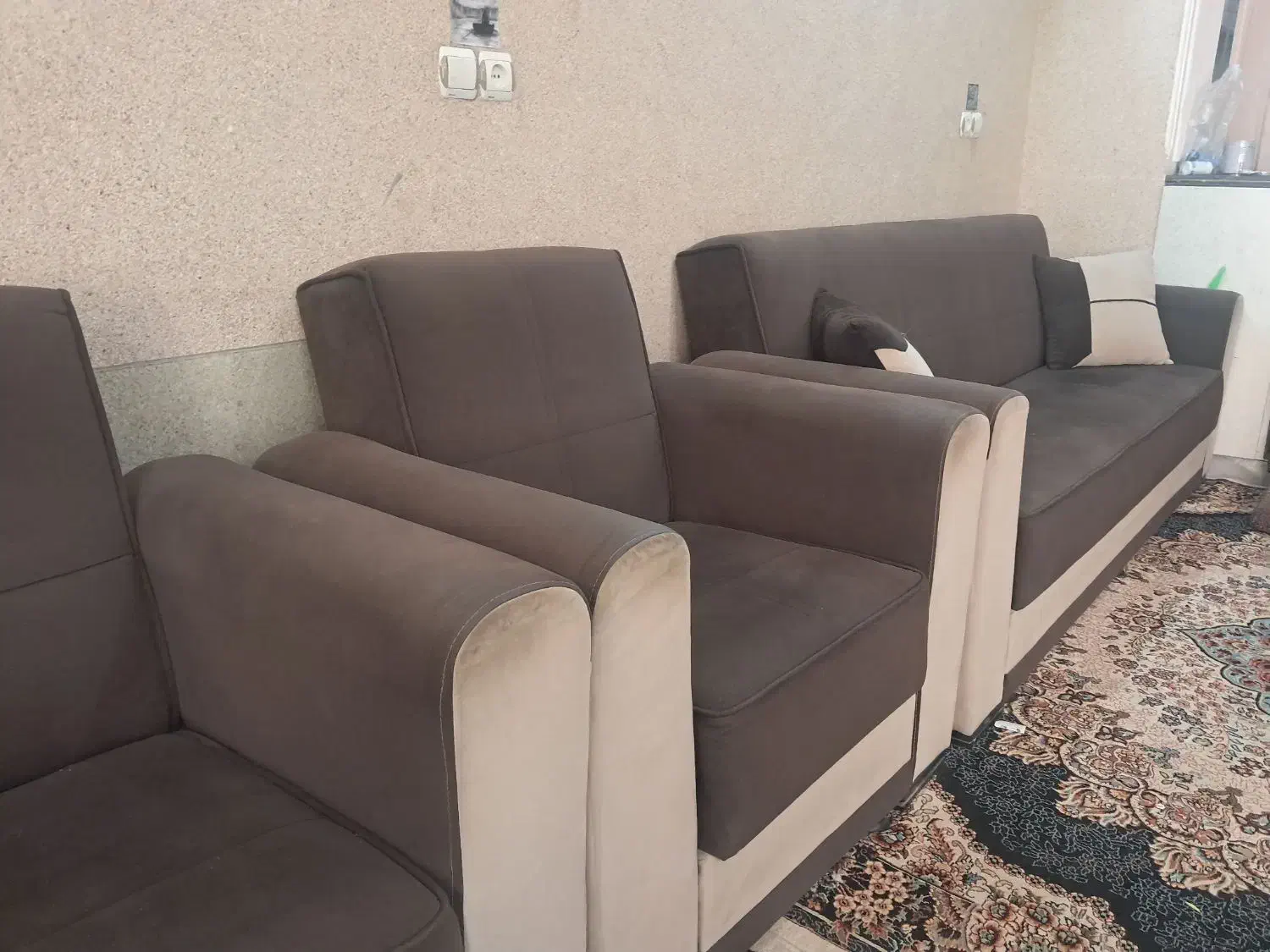 مبلمان تخت شو پارچه ترک  و یک عدد میز آیینه|مبلمان خانگی و میز عسلی|یزد, |دیوار