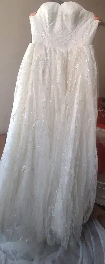 لباس عروس|لباس|اصفهان, رهنان|دیوار