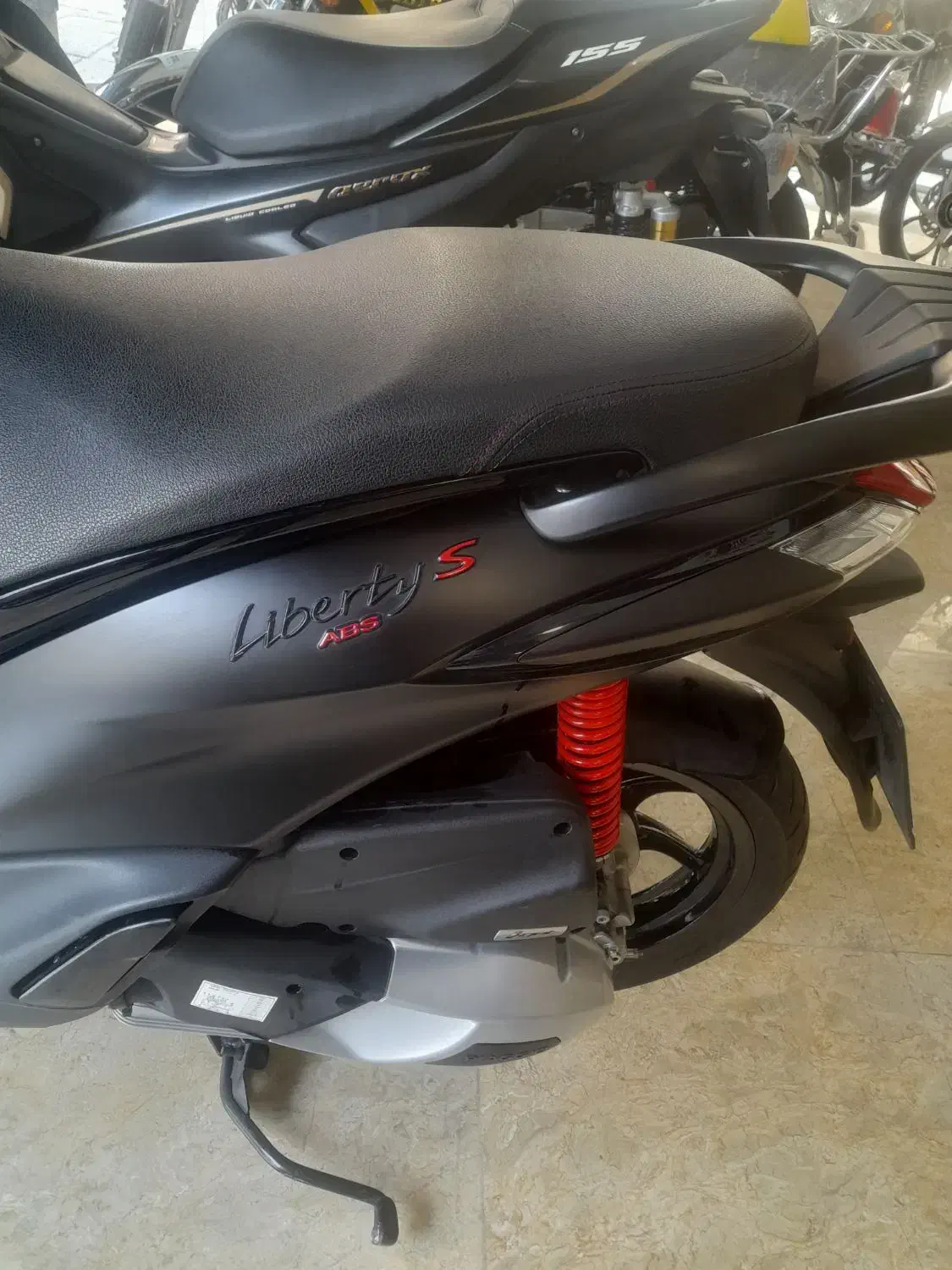 لیبرتی اس در حد صفر|موتورسیکلت|تهران, کاج|دیوار