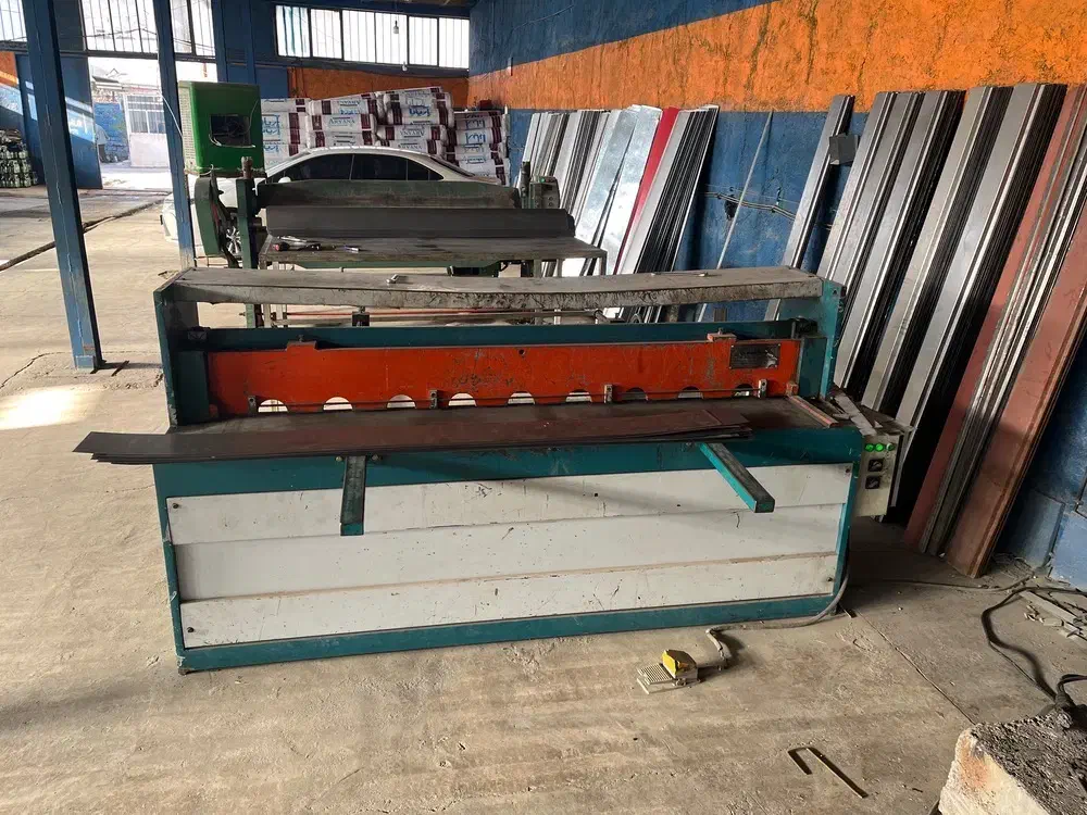 گیوتین ۲میل و آبروزن|ابزارآلات|خرمآباد, |دیوار