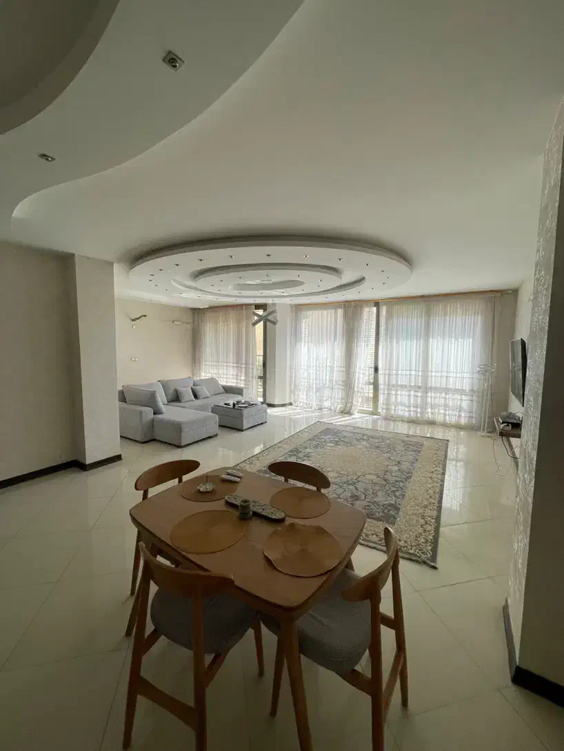 آپارتمان ۲طرف نور تک واحدی ۱۴۲ متر چهارراه باهنر|فروش آپارتمان|اصفهان, پوریای ولی|دیوار