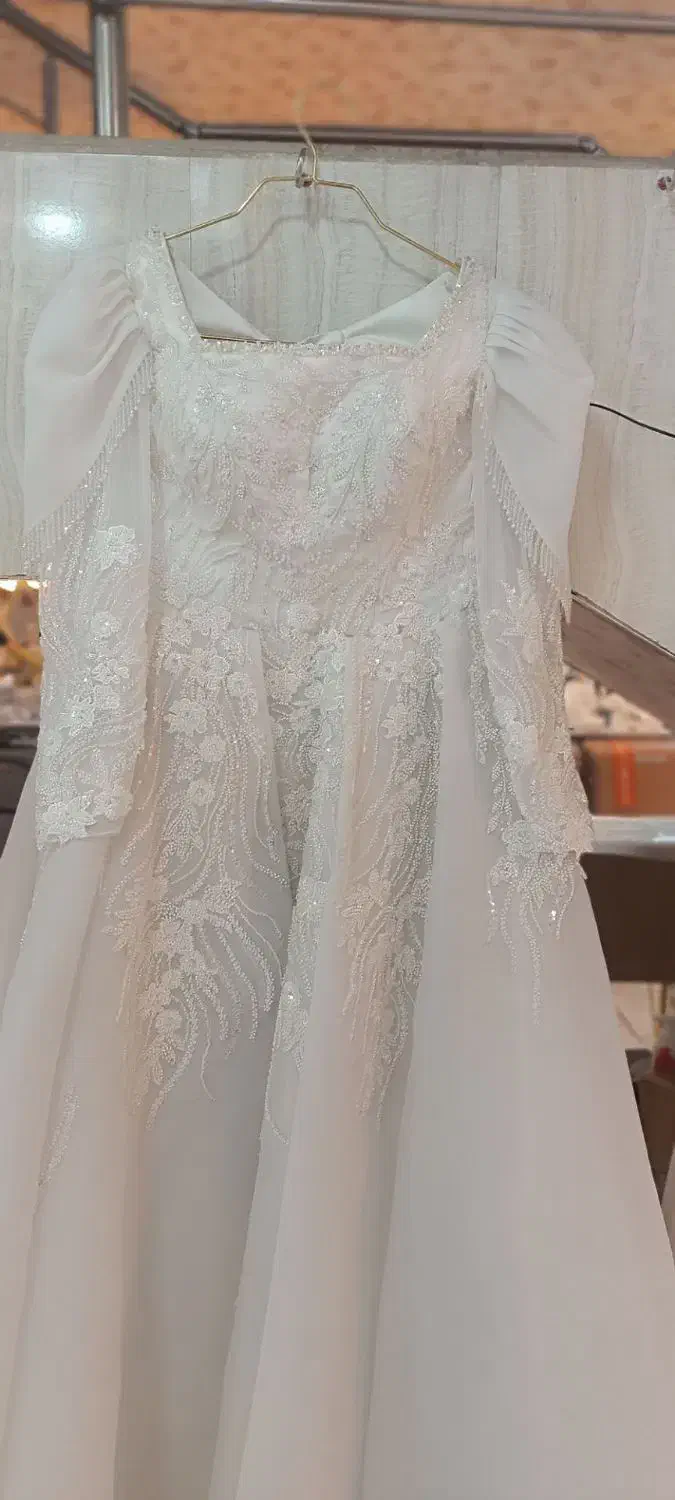 ۸عددلباس عروس مزونی ومجلسی مفت گذاشتم|لباس|پاکدشت, شهرک انقلاب|دیوار