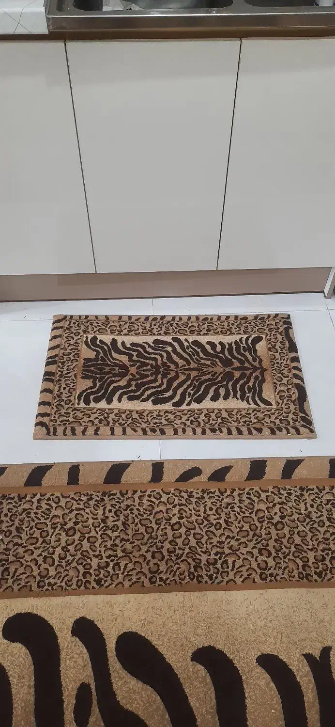 تعدادی موکت ، گلیم فرش تمیز سالم زیبا و خوشرنگ|فرش|نجفآباد, ویلاشهر|دیوار