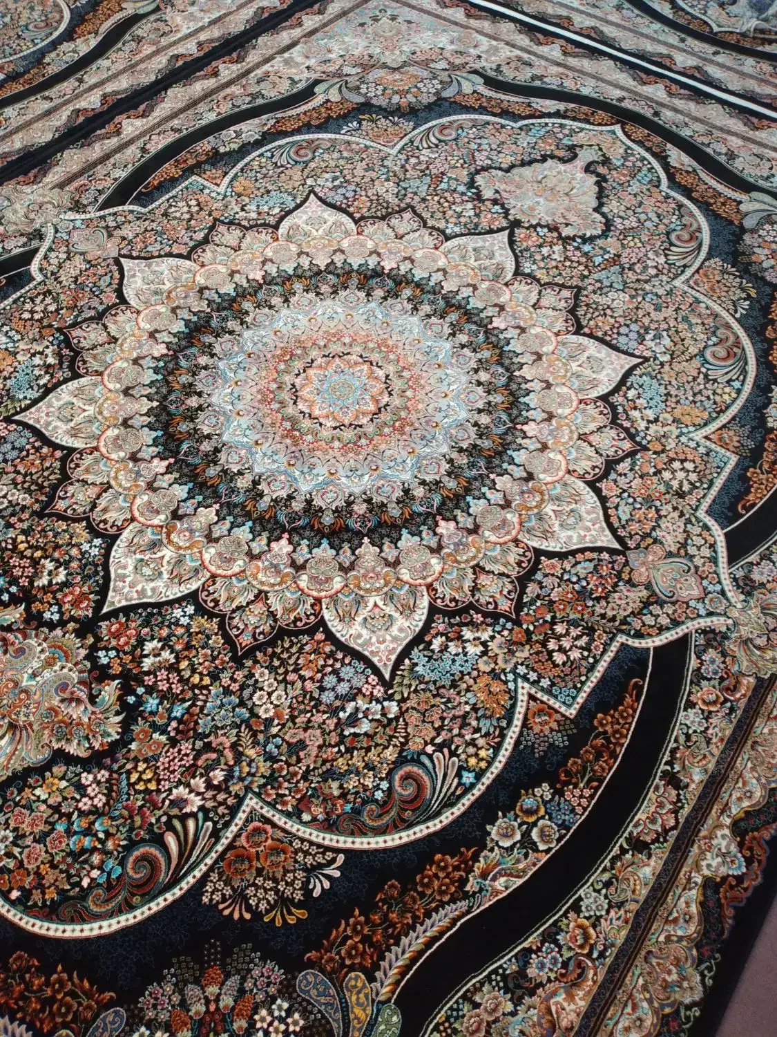 فروش و خرید انواع فرش با بهترین قیمت|فرش|اسلام‌شهر, مظفریه|دیوار