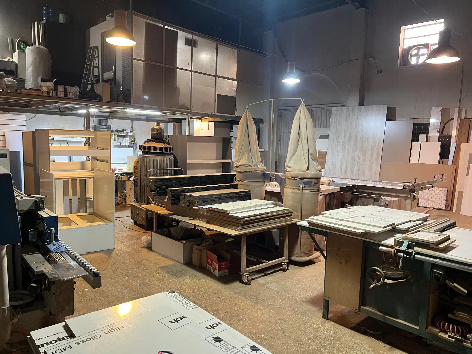 کارگر ماهر وساده جهت کابینت سازی با حقوق مکفی|استخدام صنعتی، فنی، مهندسی|تهران, حکیمیه|دیوار