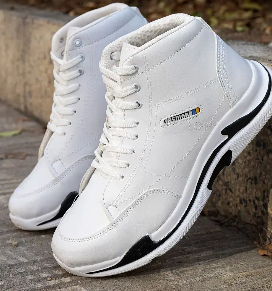 کفشش مردونه|کوهنوردی و کمپینگ|خرمآباد, |دیوار