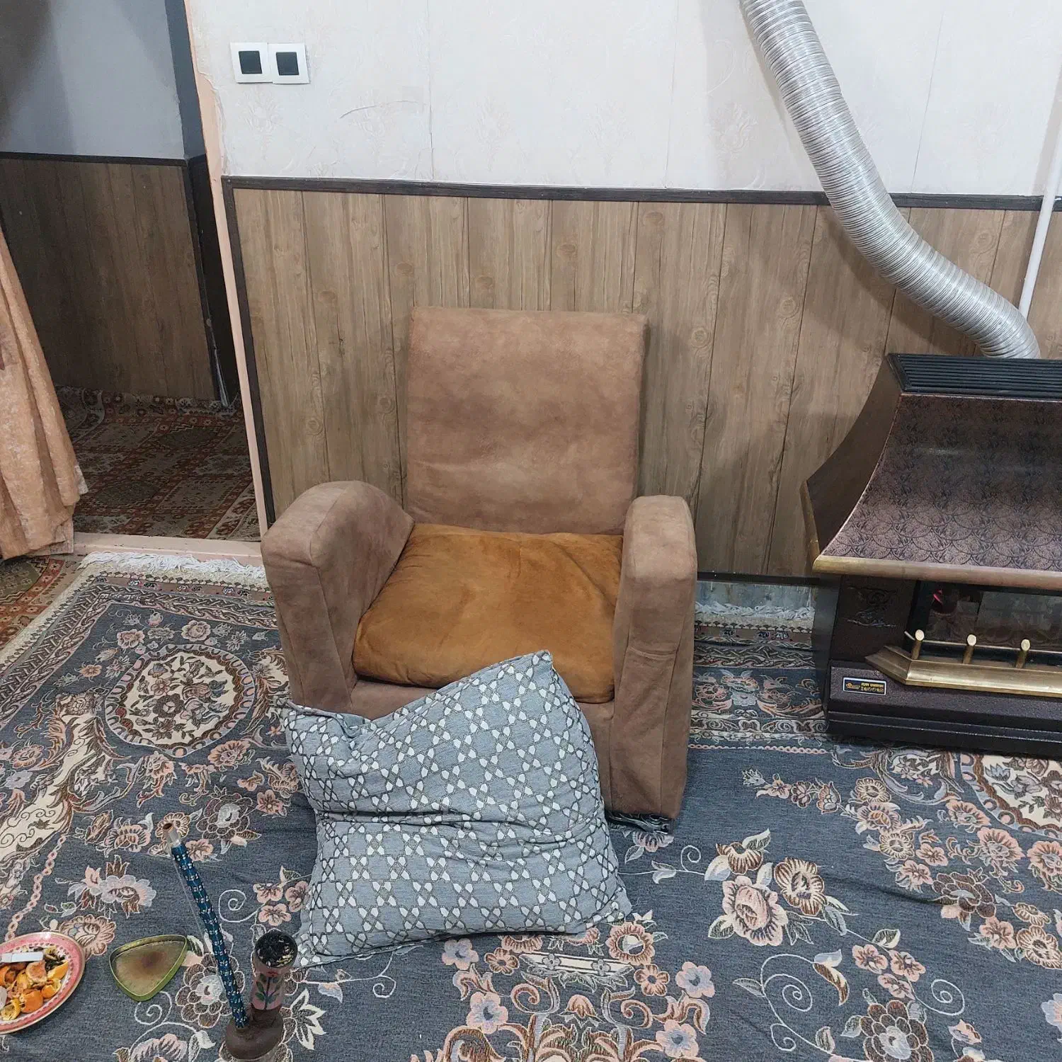 مبل|مبلمان خانگی و میز عسلی|تربت جام, شهید غلام زاده|دیوار