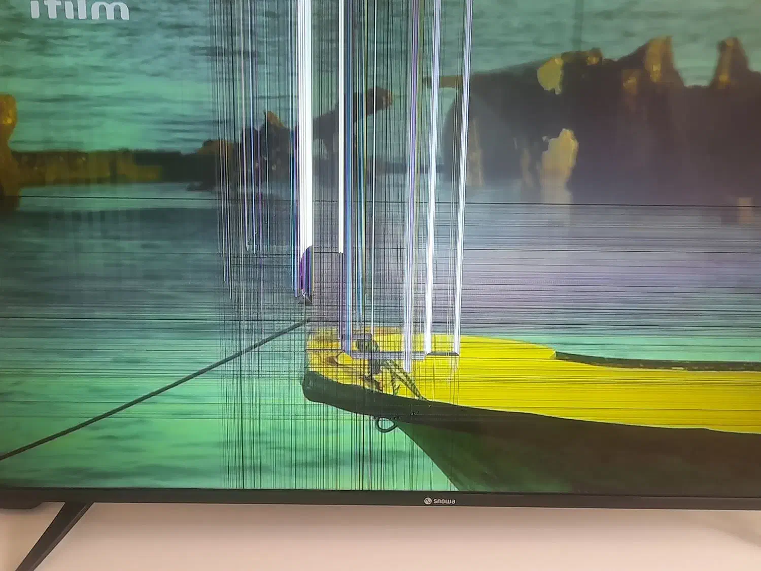 تلوزیین اسنوا شکسته ۵۵ اینج|تلویزیون و پروژکتور|تهران, آذری|دیوار