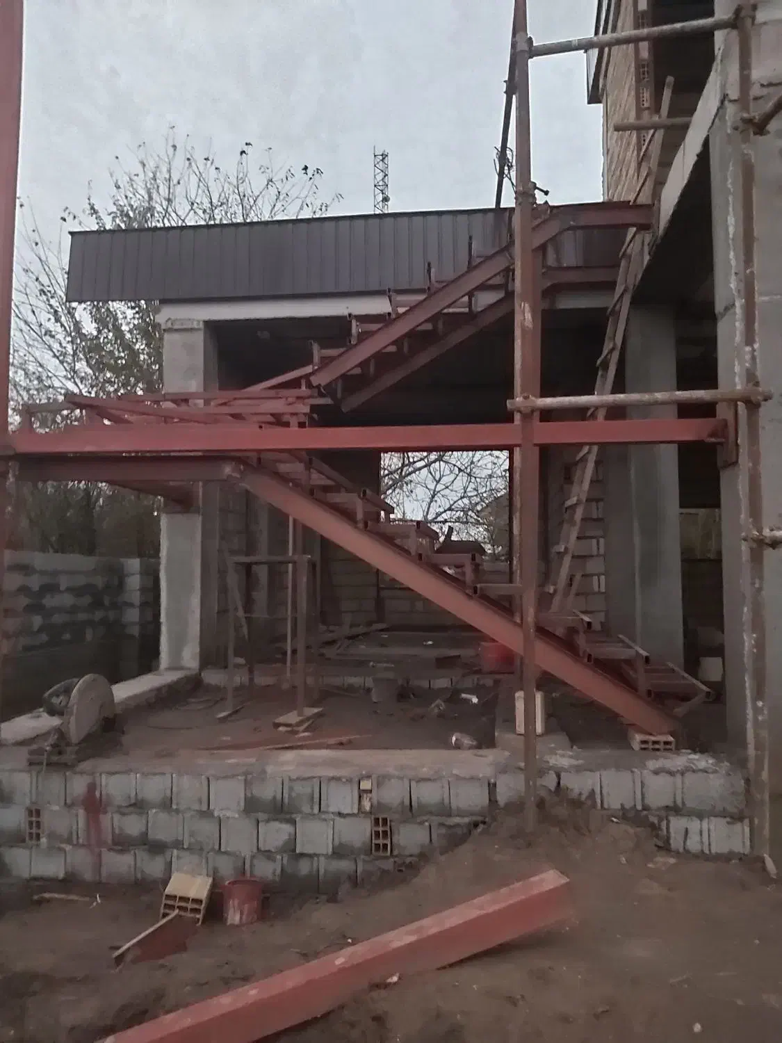 جوشکاری نوین صنعت|خدمات پیشه و مهارت|لاهیجان, شهید آوینی|دیوار