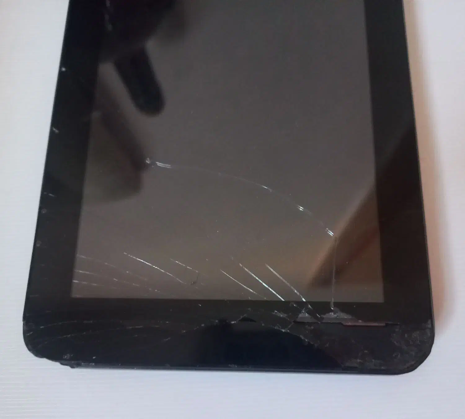 تبلت لنوو|تبلت|اصفهان, خواجه عمید|دیوار