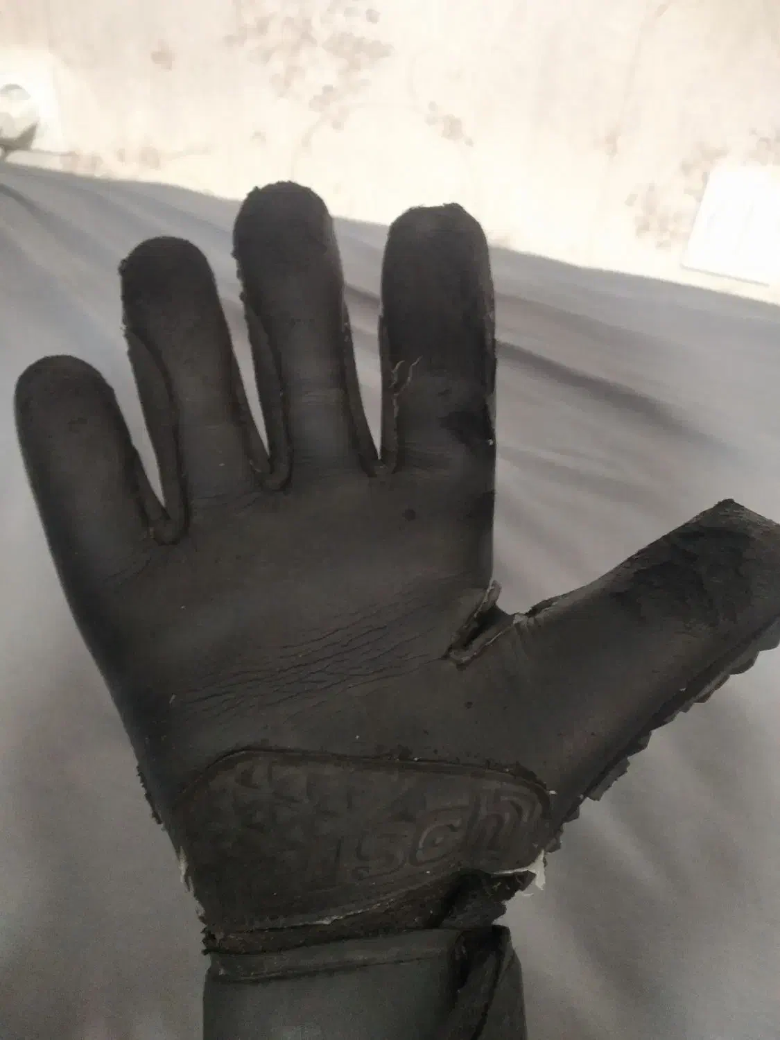 دستکش دروازبانی اورجینال راش|ورزشهای توپی|قم, آزادگان|دیوار