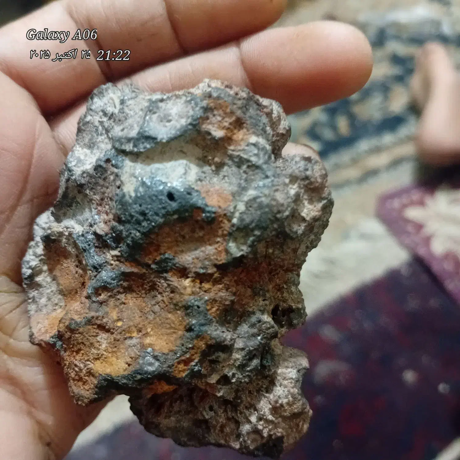 فروش یک عدد شهاب سنگ با جذب آهنربا|جواهرات|بم, |دیوار