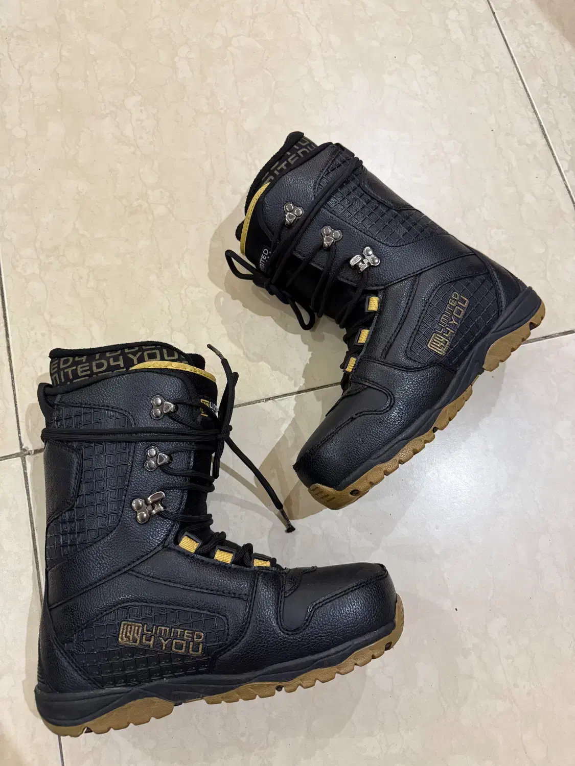 بوت اسنوبرد اسنو برد اسکی اسنوبورد|ورزش‌های زمستانی|تهران, اکباتان|دیوار