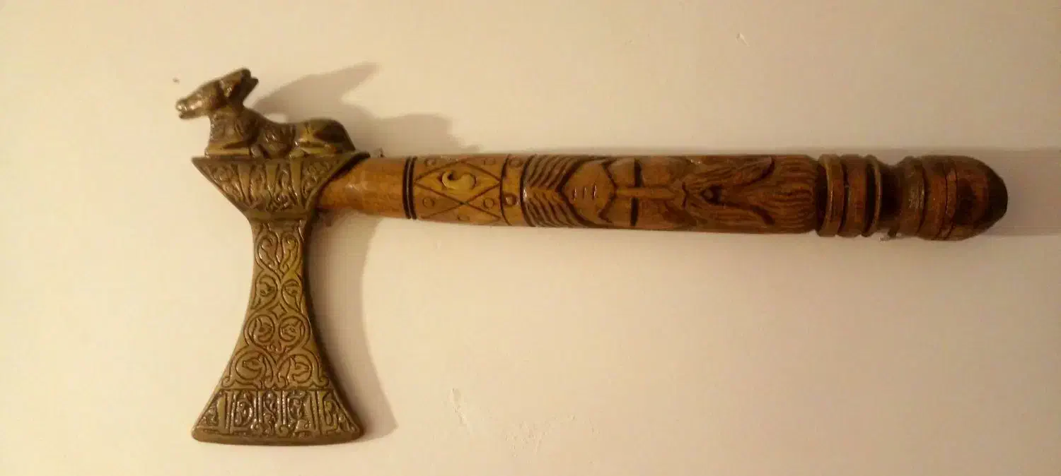 تبر دکوری وایکینگی حکاکی شده|کلکسیون اشیاء عتیقه|بهشهر, |دیوار