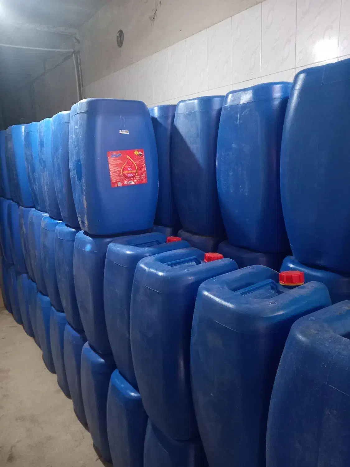 گالن 60 لیتری ترک وایرانی|ظروف نگهدارنده، پلاستیکی، یک‌بارمصرف|تبریز, |دیوار