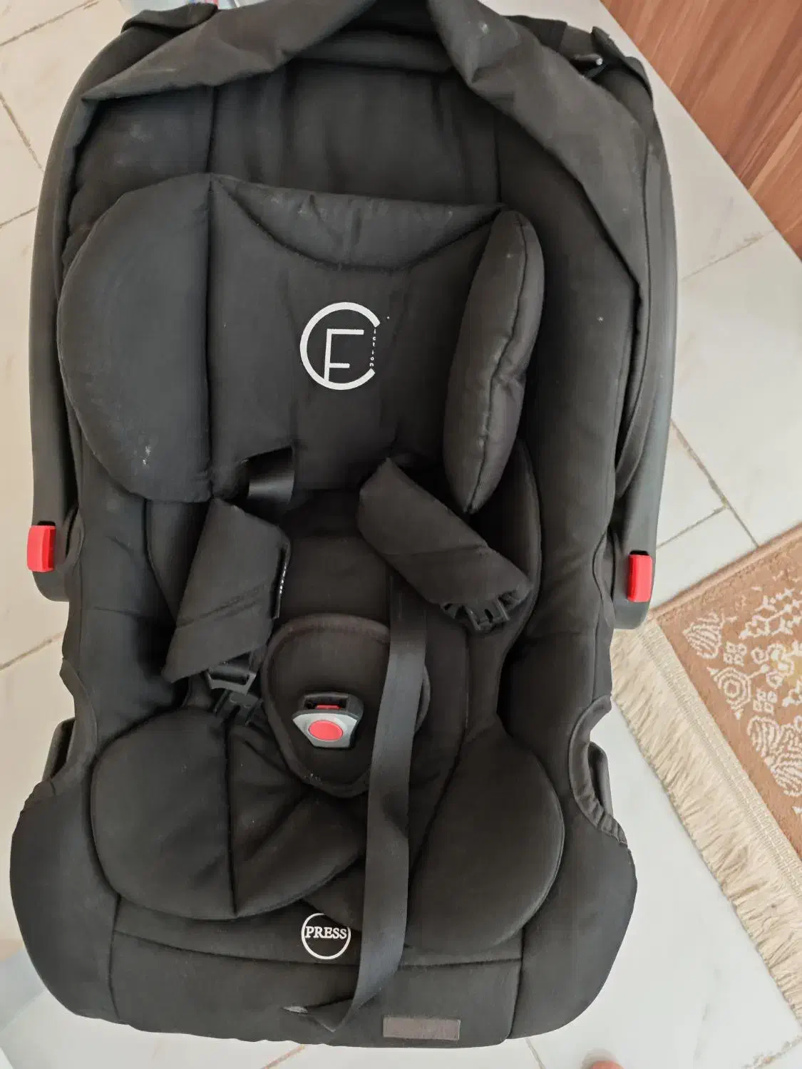 کریر fiction|کالسکه و لوازم جانبی|تهران, نیروی دریایی|دیوار