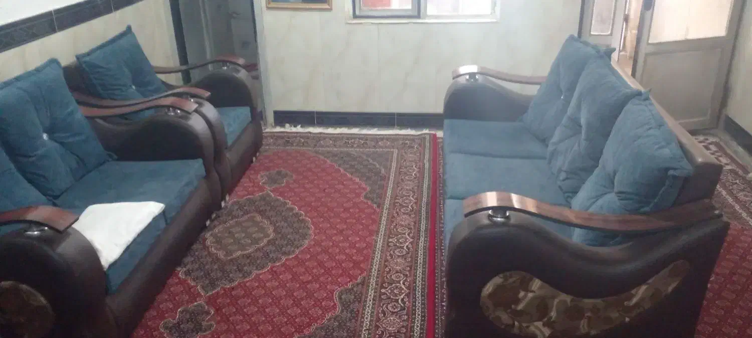 یک دست مبل شیک چرم|مبلمان خانگی و میز عسلی|کرمانشاه, |دیوار