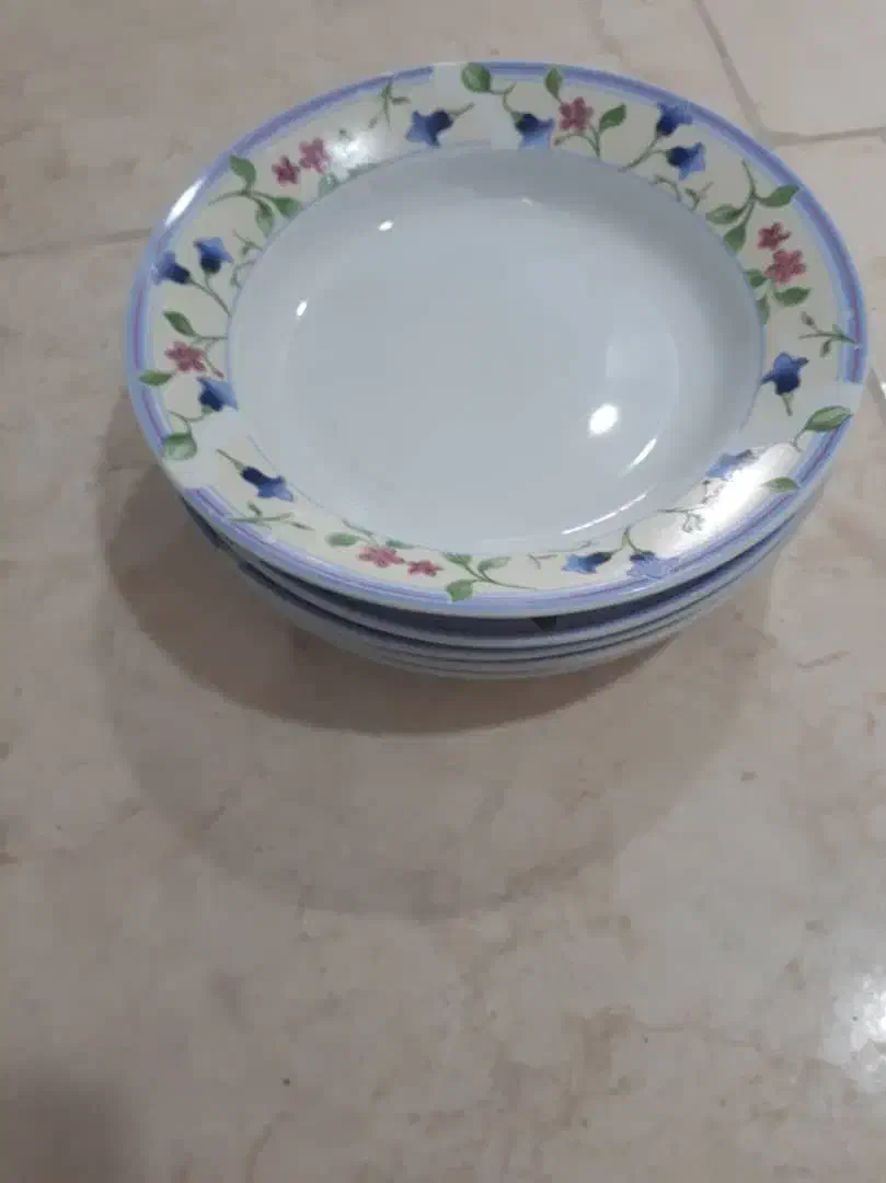 مقداری ظرف به فروش می رسد|ظروف سرو و پذیرایی|ایذه, |دیوار