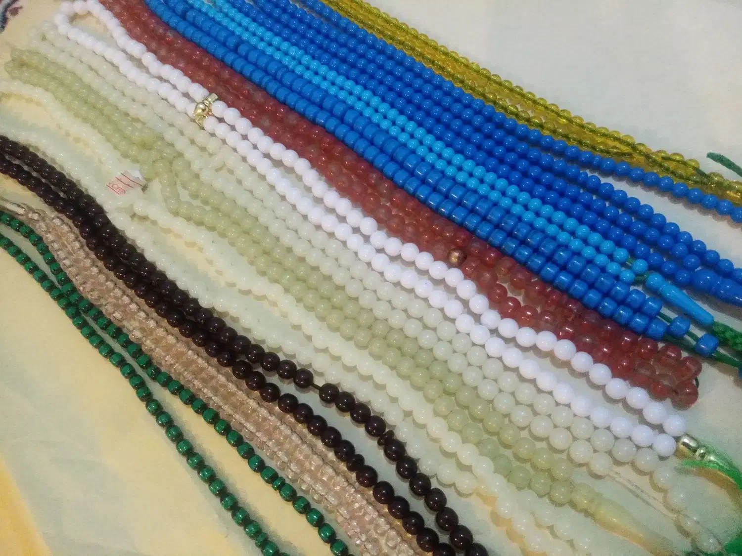 چند عدد تسبیح عقیق سنگی وتسبیح زینتی|کلکسیون و سرگرمی|محمدشهر, شهرک چمران|دیوار