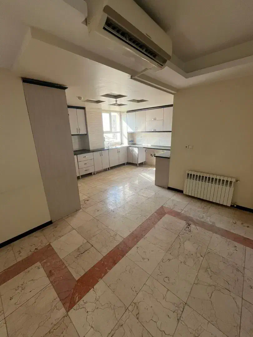 آپارتمان ۱۳۵متر/سه خواب/فول/میدان ملت