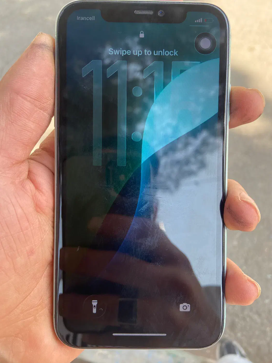 iPhone 11سلامت|موبایل|کرج, مصباح|دیوار