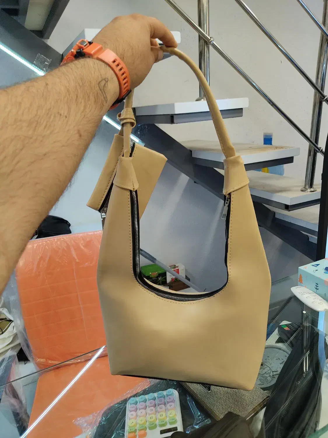 کفش زیر قیمت به دلیل جمع اوری|کیف، کفش، کمربند|شیراز, شهرک استقلال|دیوار