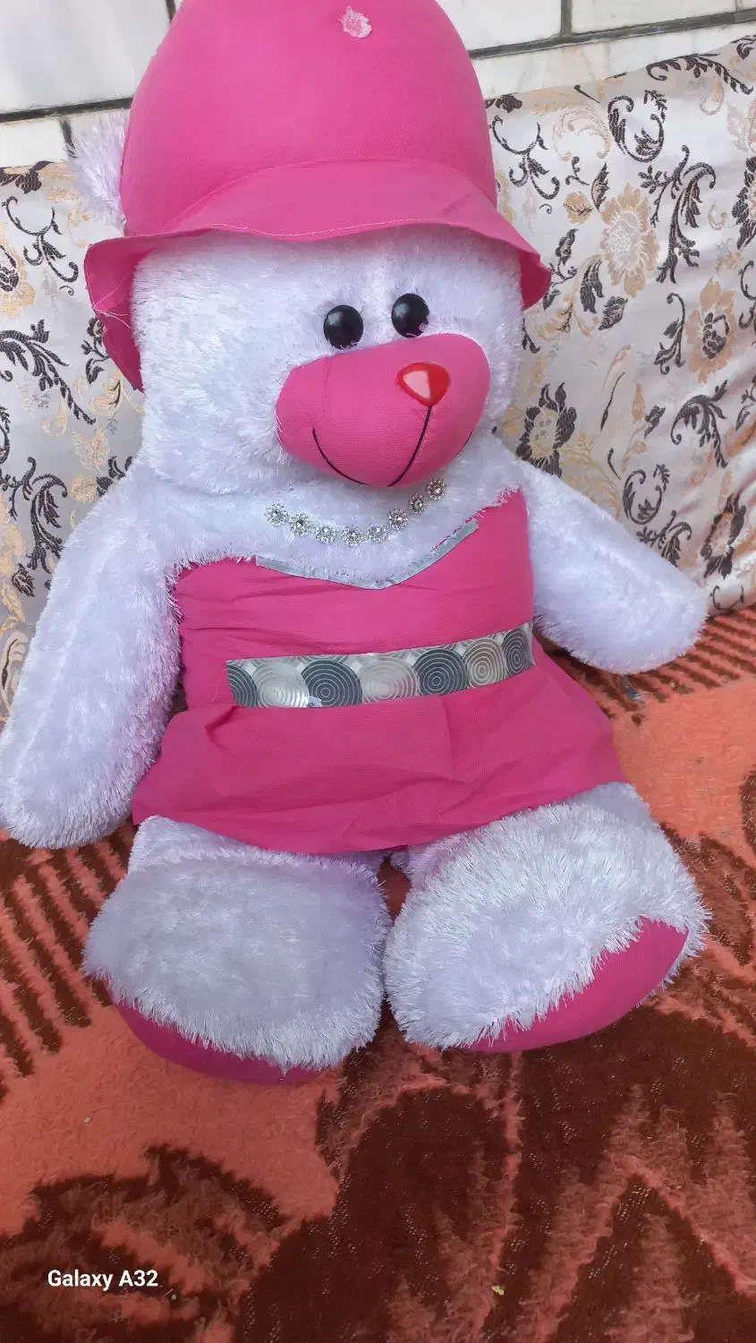 عروسک|اسباب‌‌بازی|رباط‌کریم, رباط‌کریم|دیوار