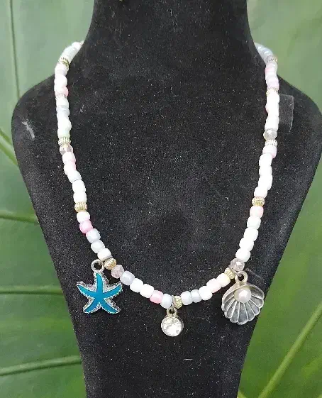 گردبند دخترانه|بدلیجات|رشت, باهنر|دیوار