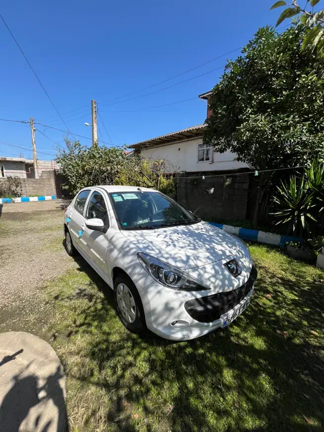 207 سقف فلز سفید دنده ای هیدرولیک Tu5 مدل 1404 خشک|خودرو سواری و وانت|تالش, تالش|دیوار