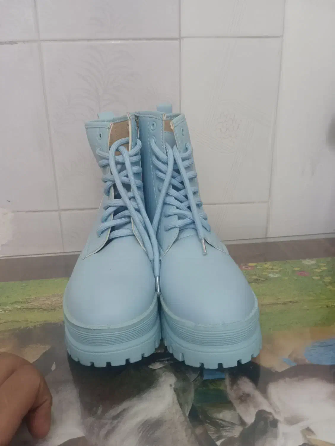 یک جفت پوتین ساقدار رنگ ابی|کیف، کفش، کمربند|ابهر, |دیوار