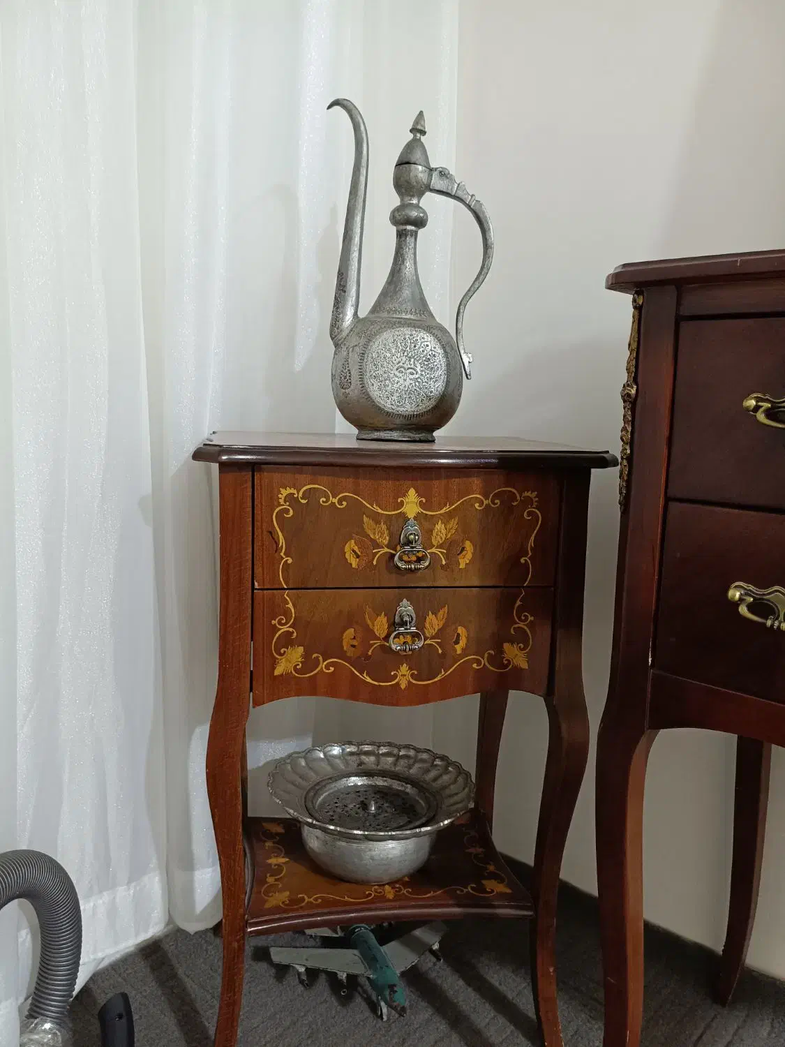 اینه و شمعدان با میز تلفن|مبلمان خانگی و میز عسلی|قم, انسجام|دیوار