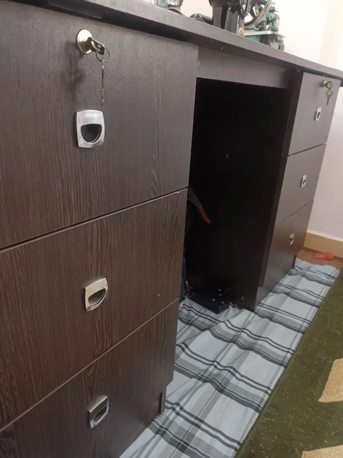 میز خیاطی با شش تا کشو کاربردی|لوازم خیاطی و بافتنی|سمنان, |دیوار