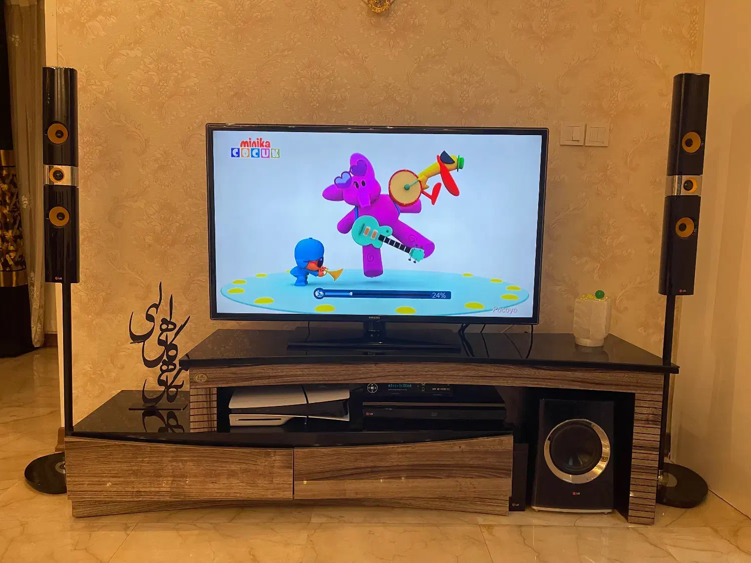 فروش لوازم خانگی بدلیل مهاجرت|مبلمان خانگی و میز عسلی|تهران, قلهک|دیوار