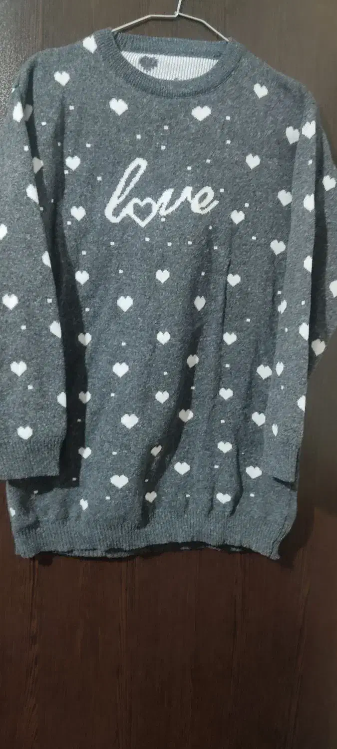 لباس بافت|لباس|رباطکریم, رباطکریم|دیوار