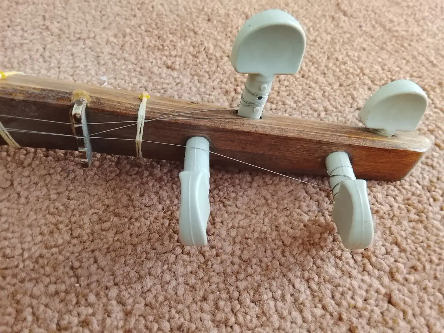 ساز|سازهای سنتی|اسلام‌‌آباد غرب, |دیوار