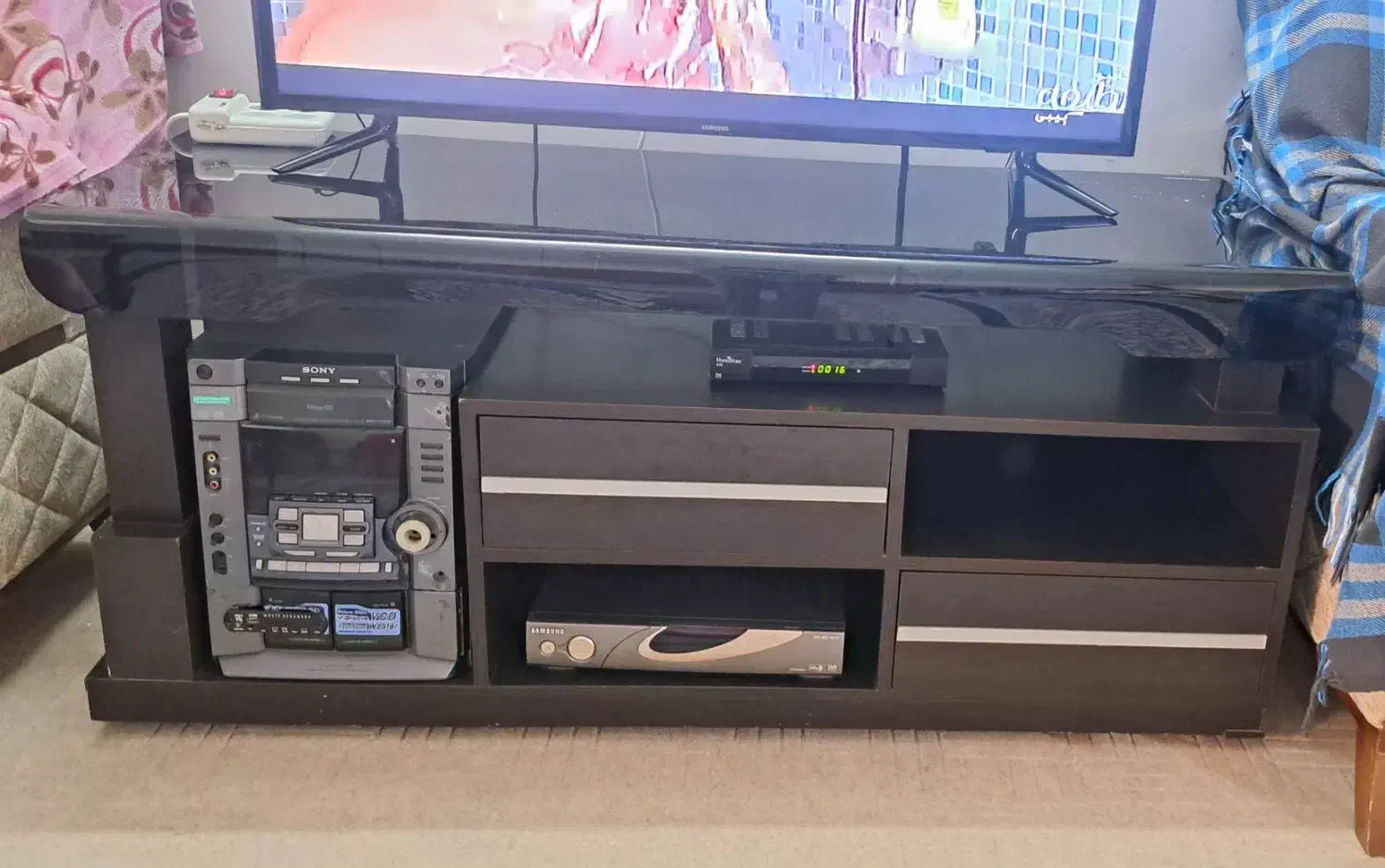 میز تلویزیون|میز تلویزیون|نیشابور, هفده شهریور|دیوار