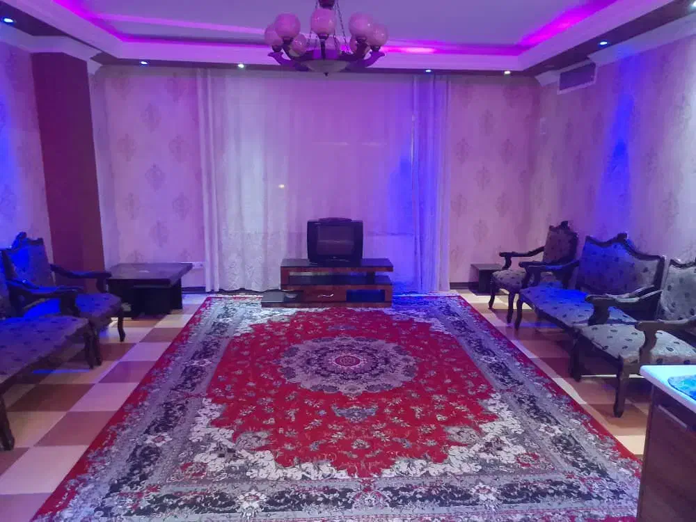 منزل مبله|اجارهٔ کوتاه‌مدت آپارتمان و سوئیت|شیراز, ریاستی|دیوار