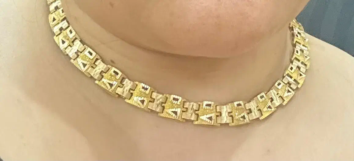 ۲۶۰ گرم طلا در حد نو دویست بالایی تابلو|جواهرات|شیروان (خراسان), |دیوار