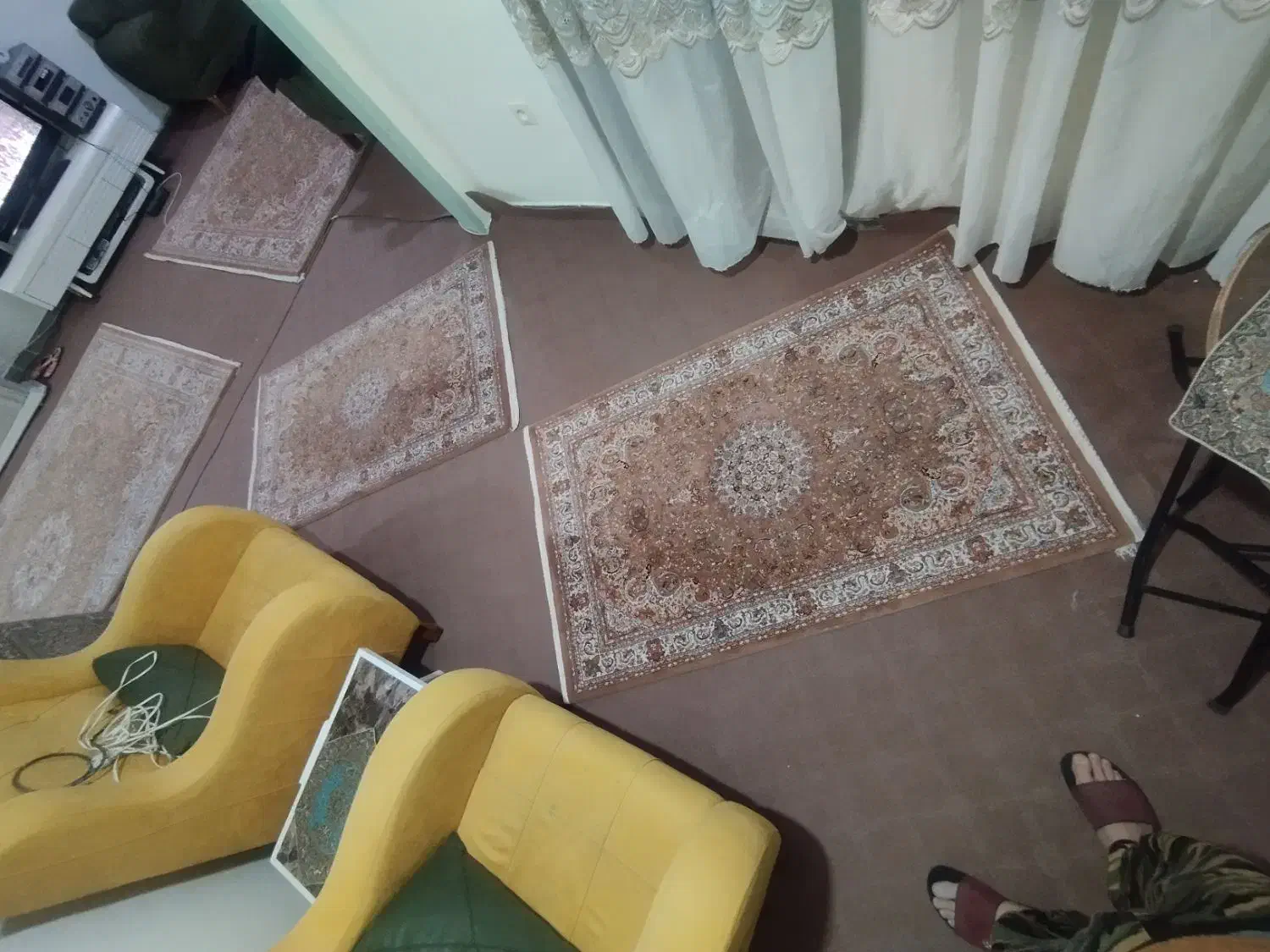 فرش جفت ۶ متری و جفت زرنیم ۷۰۰ شانه مشهد|فرش|باسمنج, |دیوار