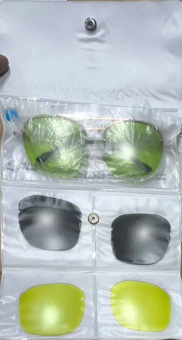 عینک|زیورآلات و اکسسوری|شیراز, میرزاکوچک خان|دیوار