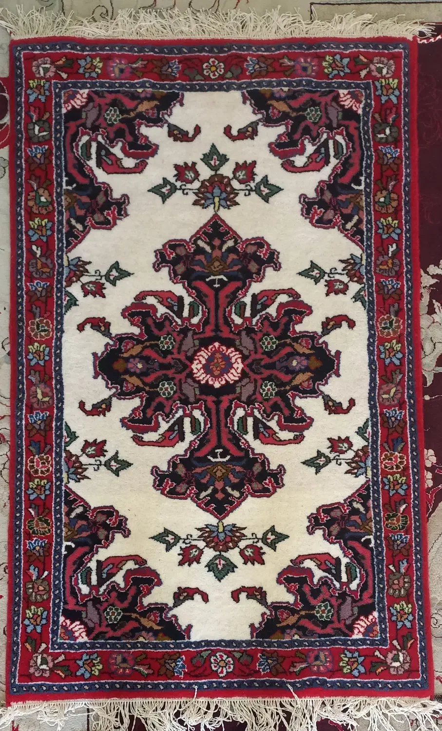 یک عدد قالی دستبافت پنچارک نو|فرش|تفرش, |دیوار