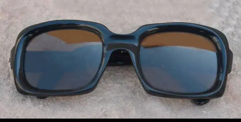 عینک آفتابی محمدرضاشاه|کلکسیون اشیاء عتیقه|تهران, فلسطین (میدان انقلاب)|دیوار