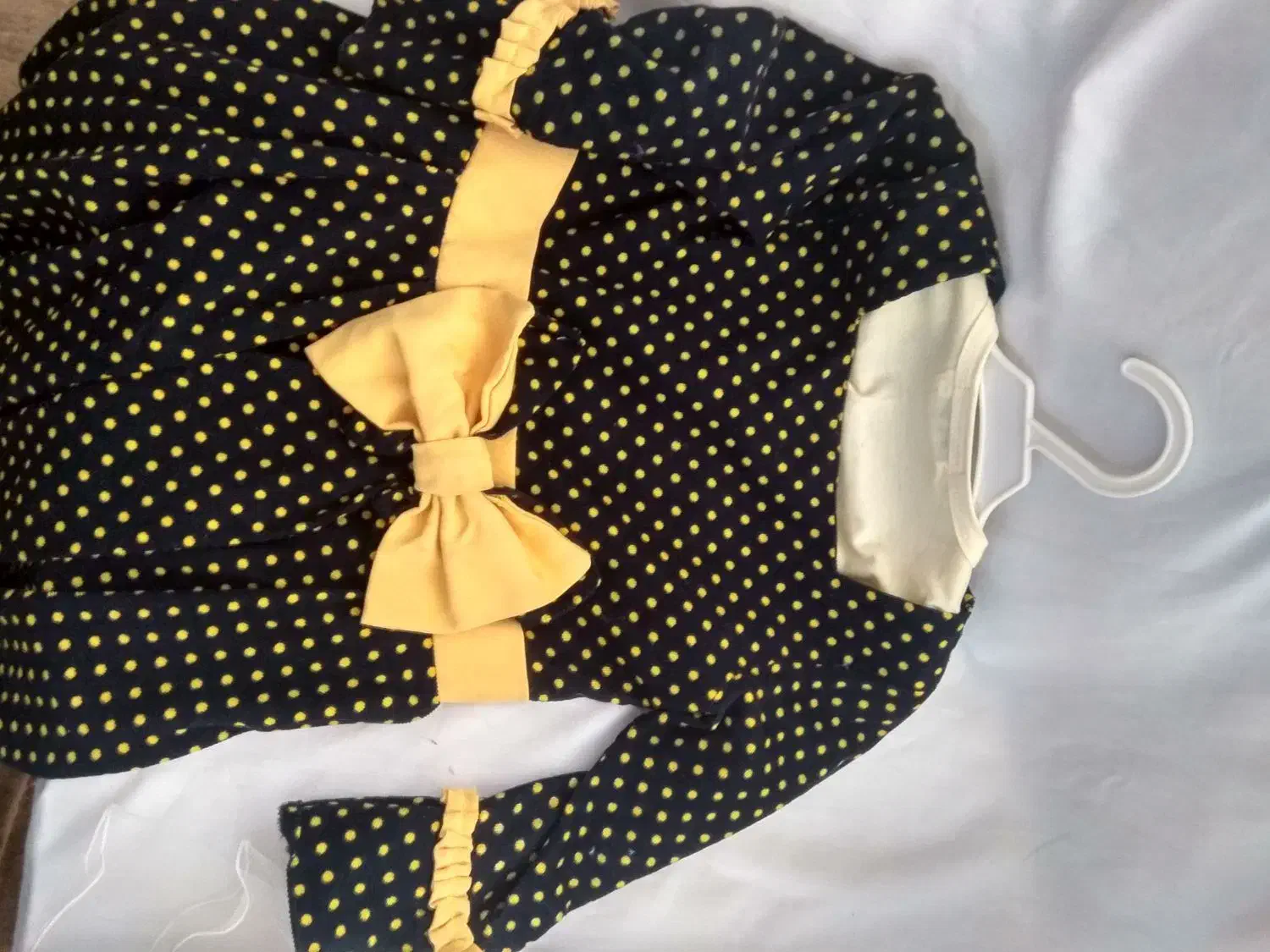 لباس عید|کفش و لباس بچه|قم, باغ کرباسی|دیوار