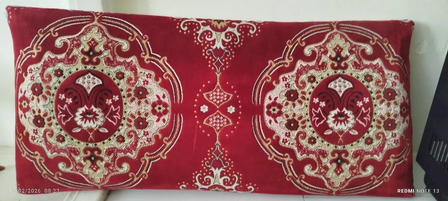 یک جفت پشتی|پشتی|شاهرود, |دیوار