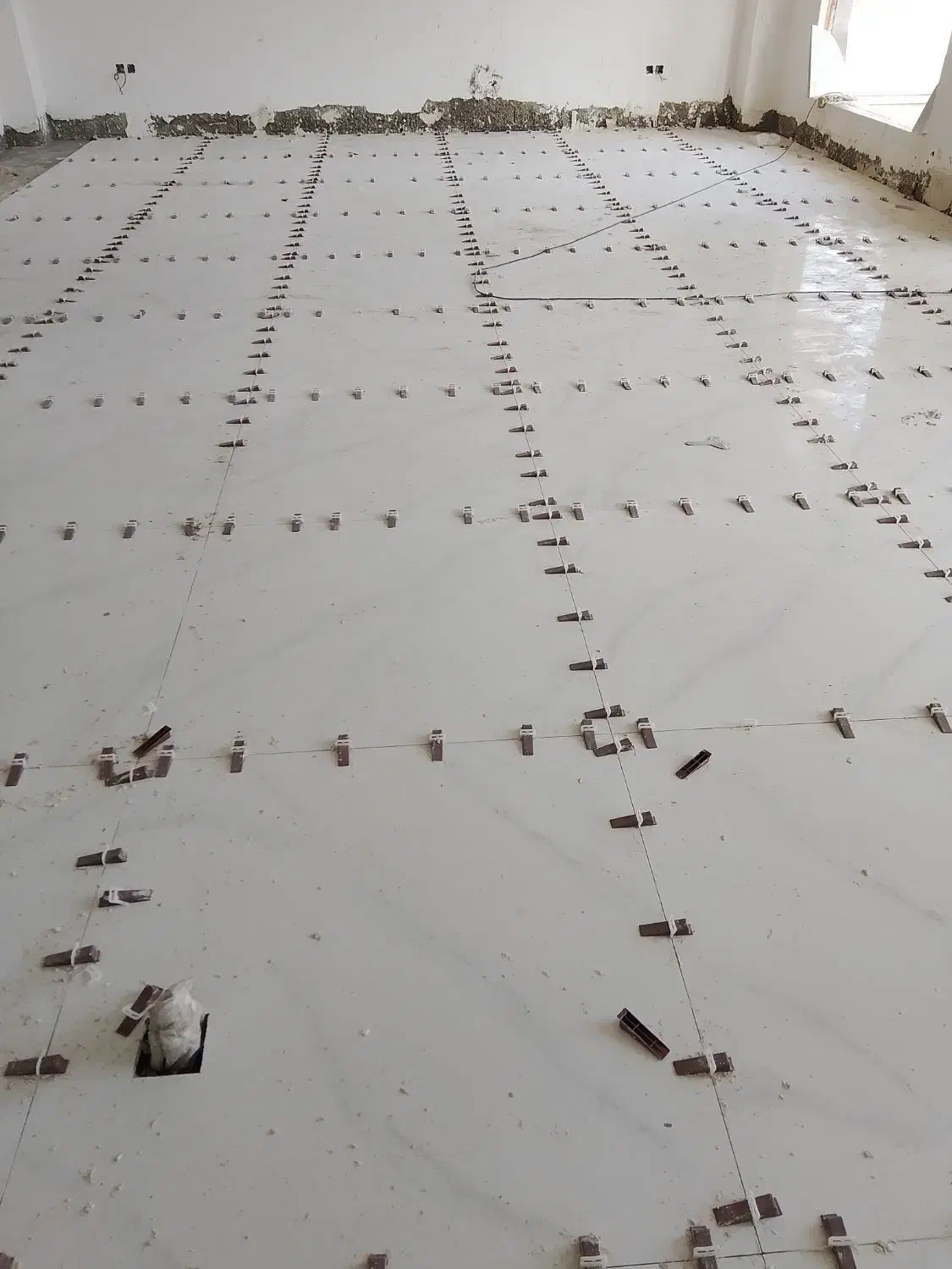 نصب کاشی وسرامیک چسبی وملاتی و اسلب|خدمات پیشه و مهارت|چابهار, |دیوار