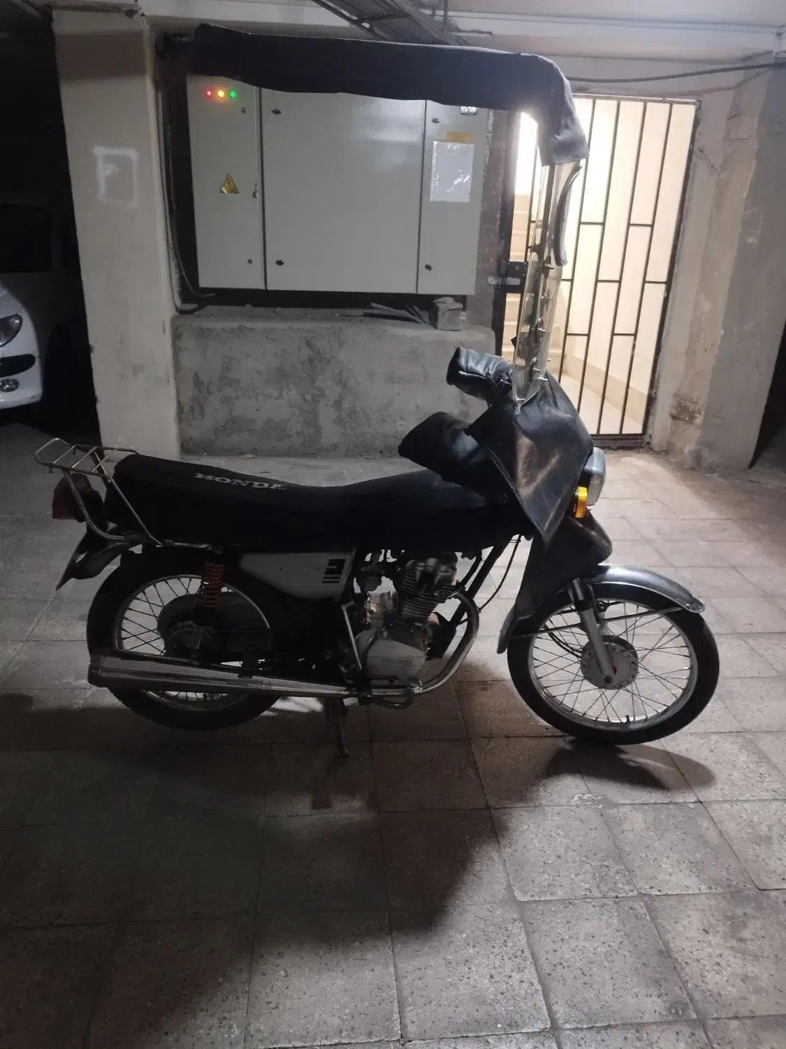 موتور هندا ۱۲۵|موتورسیکلت|هشتگرد, شهرک آرتیمان|دیوار
