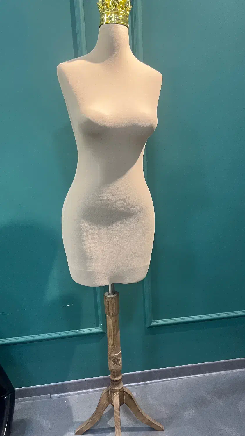 فروش تعدادی مانکن|فروشگاه و مغازه|سیرجان, |دیوار